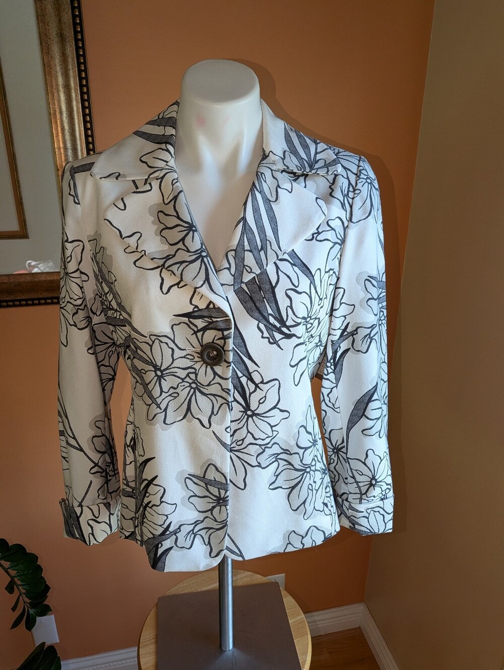 NEW Coldwater Creek Women's White Floral Single-Button Blazer Size 4-6